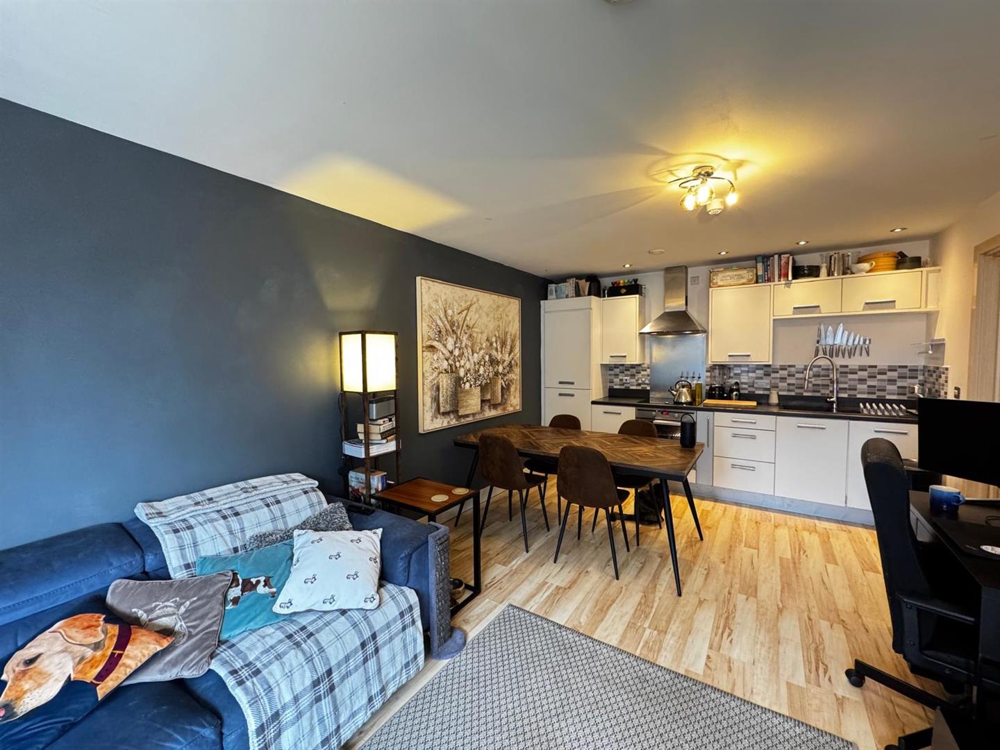 2 Bedroom Apartment To Buy image 4